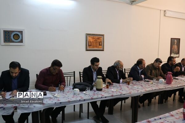 نشست کمیته اجرایی ساماندهی لباس فرم