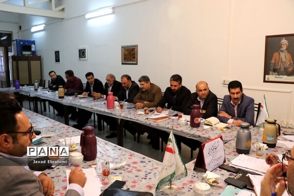 نشست کمیته اجرایی ساماندهی لباس فرم