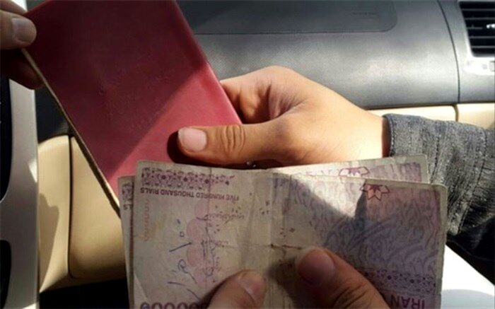 دلال های میلیاردری که نماینده‌ به‌ مجلس می‌فرستند