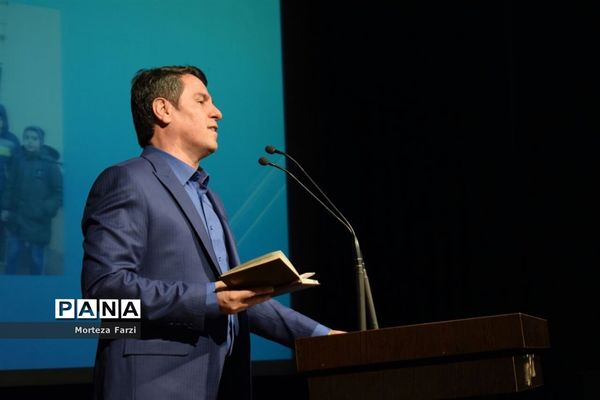 مراسم تجلیل از قهرمانان المپیاد علمی در تبریز