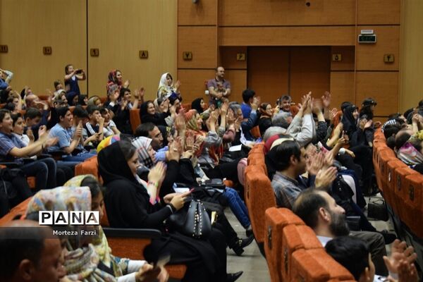 مراسم تجلیل از قهرمانان المپیاد علمی در تبریز