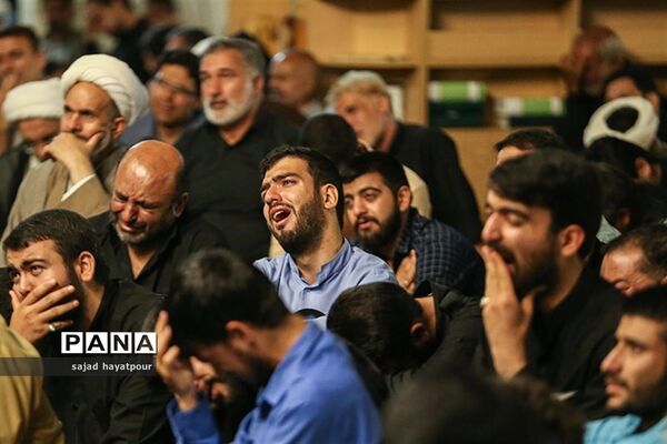 تشییع پیکر شهید گمنام در حرم حضرت معصومه (س)