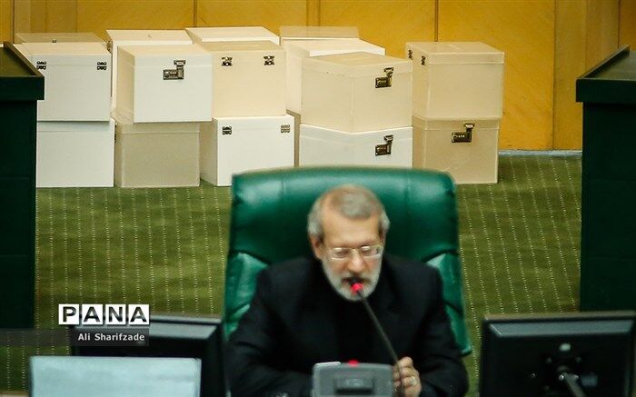 لاریجانی: استخراج بیت کوین از برق صنعتی خلاف قانون است