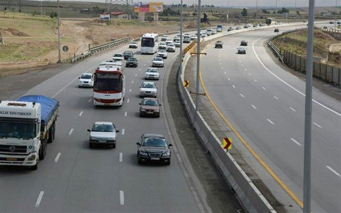 تردد روان در محورهای شمالی؛ ترافیک نیمه‌سنگین در آزادراه تهران_کرج