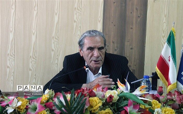 رضا ناجی: هنوز مقابل آینه تمرین بازیگری می کنم