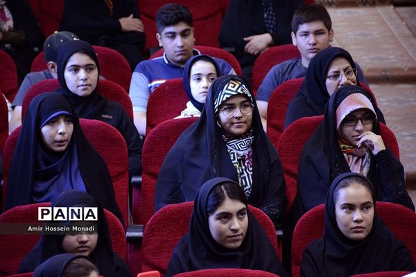 دوره آموزش اصول خبرنویسی و عکاسی دانش‌آموزان بناب