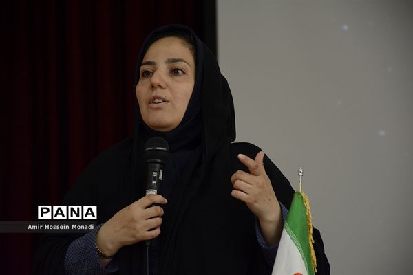 دوره آموزش اصول خبرنویسی و عکاسی دانش‌آموزان بناب