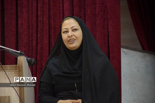 دوره آموزش اصول خبرنویسی و عکاسی دانش‌آموزان بناب