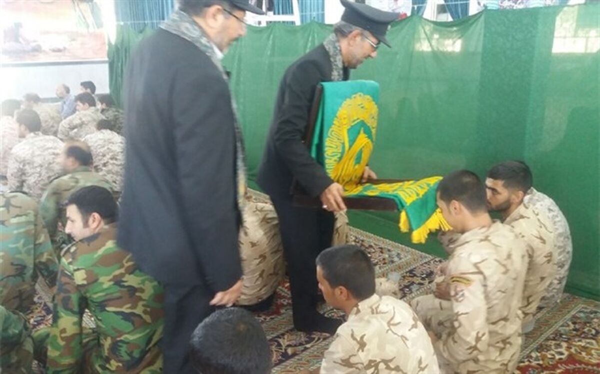 کاروان بارگاه منور ثامن الحجج(ع) درجمع  سربازان پادگان تیپ ۱۷۷