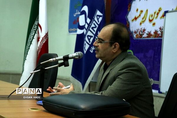 کلاس‌های تابستانه خبرنگاری و مجری‌گری دانش‌آموزان پسر در سازمان دانش‌آموزی