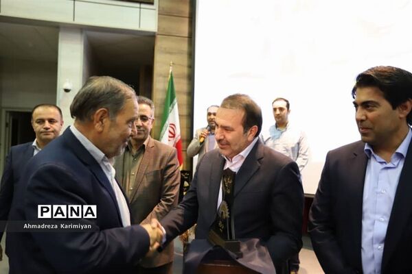 مراسم تجلیل از کارآفرینان برتر شاهد و ایثارگر استان فارس