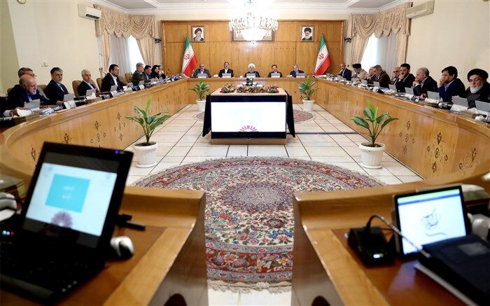 تقدیر رئیس جمهور از دست‌اندرکاران مبارزه با ملخ‌های صحرایی در ۹ استان کشور