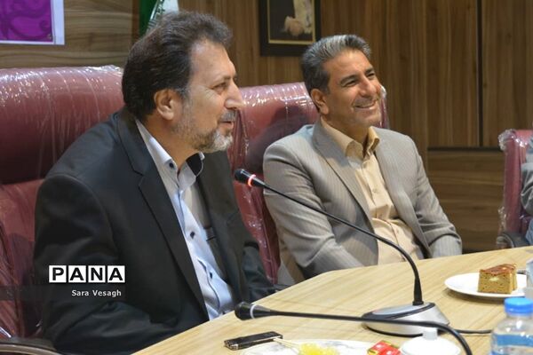 نشست روسای ادارات دوره دوم متوسطه کل کشور در سالن همایش اردوگاه شهید منتظری شهریار