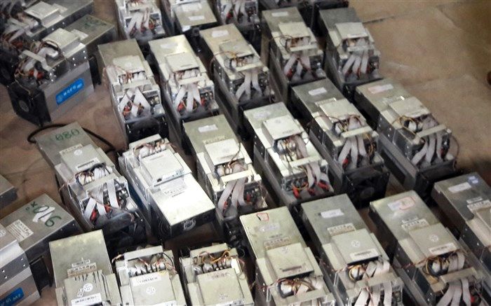 کشف ۱۰ دستگاه استخراج قاچاق ارز دیجیتال در سنندج