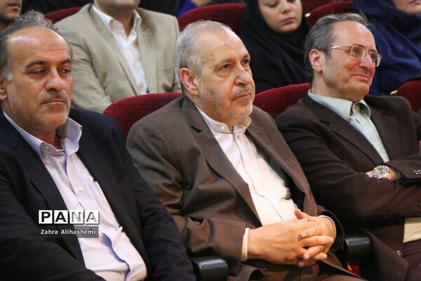 پانزدهمین نشست کافه خرد: نقد و نظر در کارآمدی و بقای مدرسه
