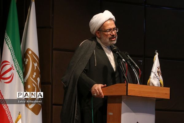 پانزدهمین نشست کافه خرد: نقد و نظر در کارآمدی و بقای مدرسه