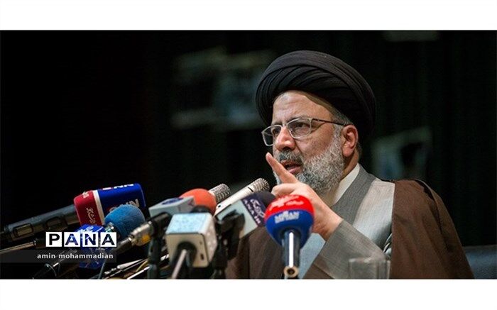بازدید سرزده رئیسی از مجتمع قضائی عدالت