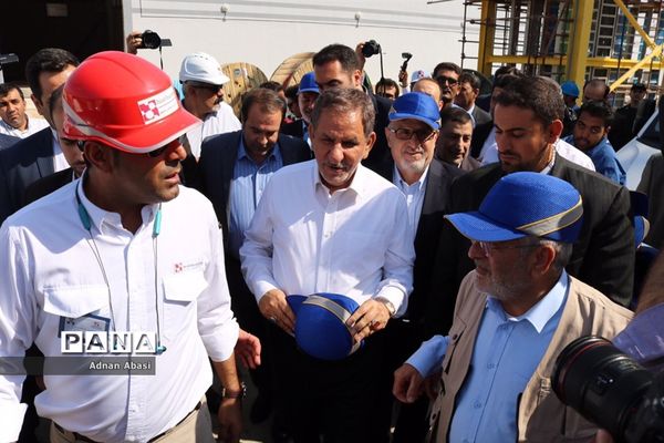 بازدید اسحاق جهانگیری از پالایشگاه های شهرستان مُهر