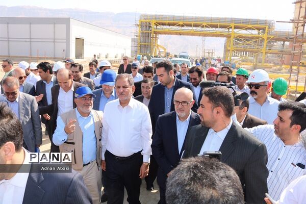 بازدید اسحاق جهانگیری از پالایشگاه های شهرستان مُهر