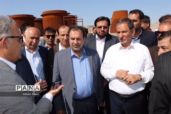 بازدید اسحاق جهانگیری از پالایشگاه های شهرستان مُهر