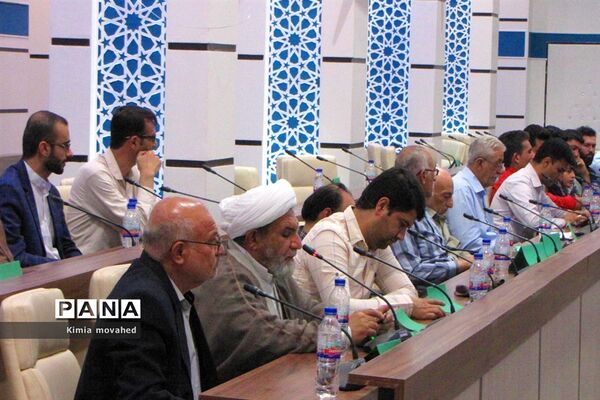 همایش شعر خوانی «حدیث سرو و گل و لاله»