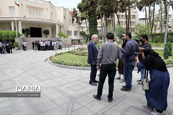 حاشیه جلسه هیأت دولت