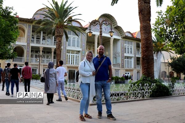 حضور گردشگران خارجی در اماکن گردشگری شیراز