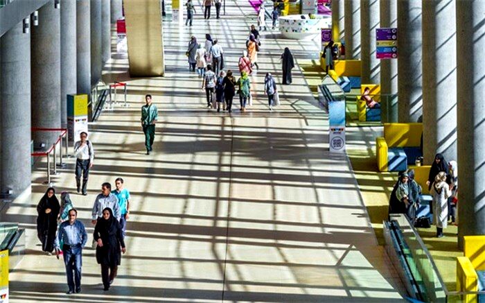 مخاطبان سینمای باغ کتاب پشت درهای بسته ماندند
