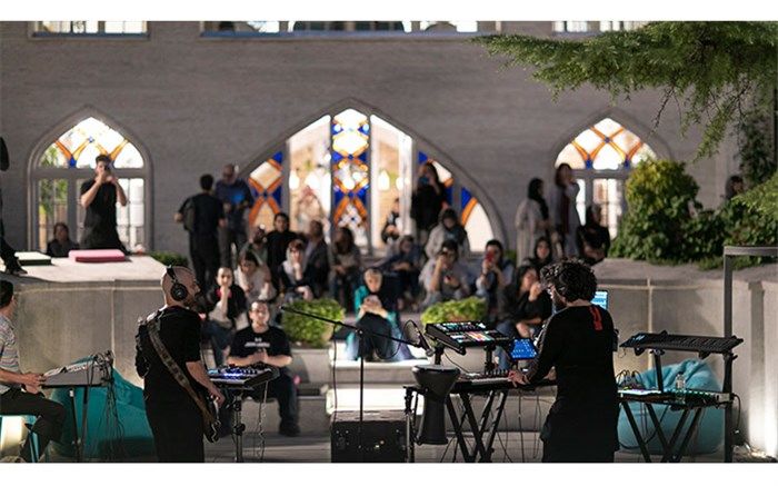 گروه هشتگ تهران ساخت آلبوم دومش را آغاز کرد