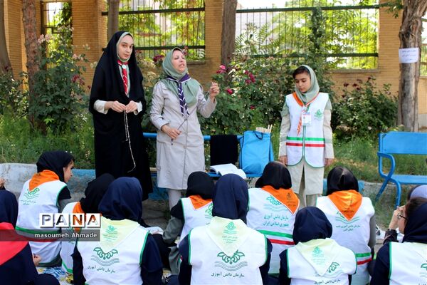 کارگاه مقدماتی دانش آموزان دختر تشکل پیشتازان استان البرز