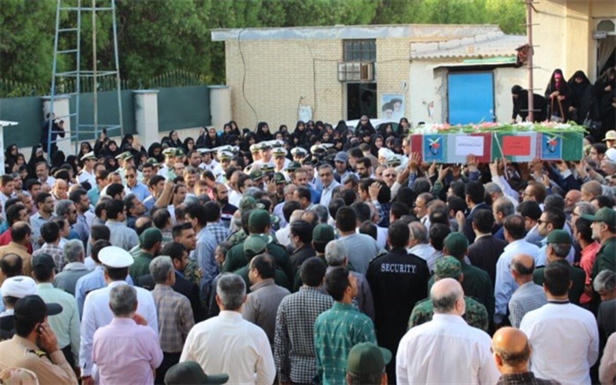 پیکر پاک شهید دوران دفاع مقدس در بوشهر تشییع شد