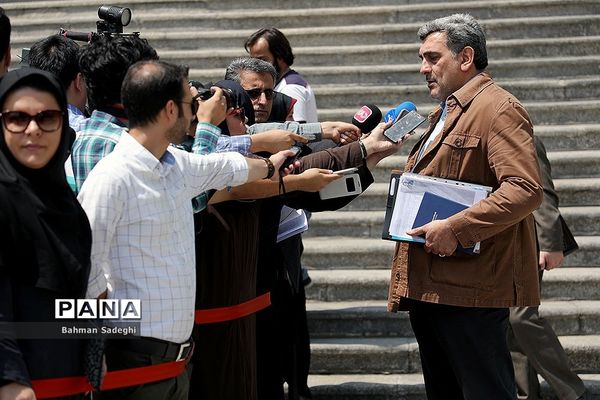 حاشیه جلسه هیأت دولت