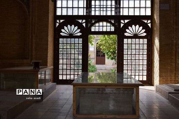 حافظیه درتابستان