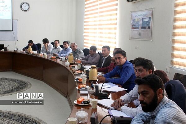 جلسه آموزشی توجیهی کارشناسان فعالیت‌های اردویی مناطق 24 گانه آذربایجان غربی