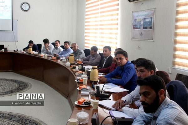 جلسه آموزشی توجیهی کارشناسان فعالیت‌های اردویی مناطق 24 گانه آذربایجان غربی