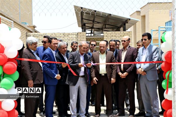 افتتاح سالن ورزشی و زمین چمن مصنوعی دانش‌آموزان ناحیه 3 شیراز