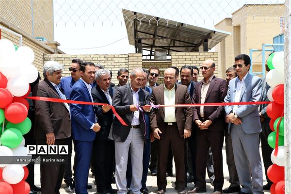 افتتاح سالن ورزشی و زمین چمن مصنوعی دانش‌آموزان ناحیه 3 شیراز