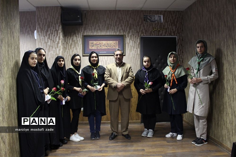 دیدار مدیرکل آموزش و پرورش فارس با نمایندگان دخترمجامع ، مجلس و شورای دانش‌آموزی فارس