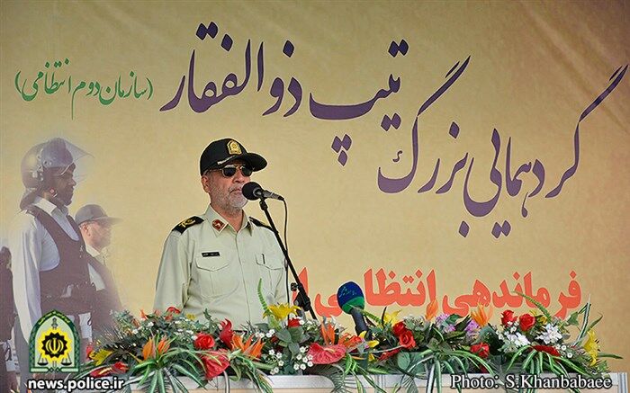 نیروی انتظامی در خط مقدم مبارزه با ناهنجاری هاست