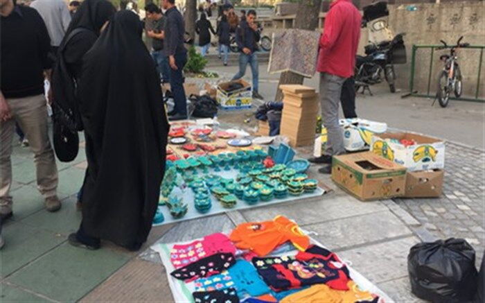 اجاره پیاده‌رو به دستفروشان؛ هر موزاییک 50 هزار تومان!