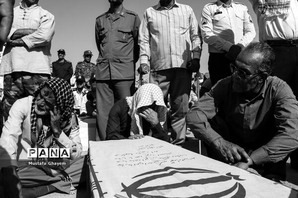 بازگشت پیکر پاک 44تن از شهدای جنگ تحمیلی از مرز شلمچه به میهن
