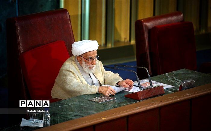 آیت‌الله جنتی:مشکلات با ادامه وضعیت موجودحل نمی‌شود؛ نیروهای آتش به اختیار آماده‌اند