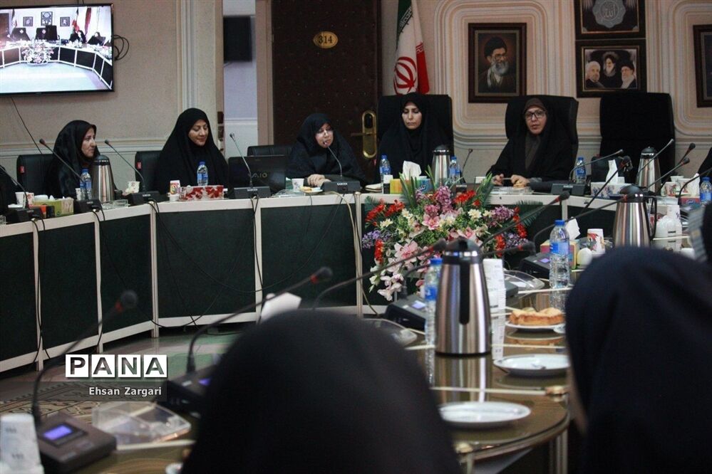 نشست تخصصی  حجاب بانوان آموزش و پرورش آذربایجان شرقی