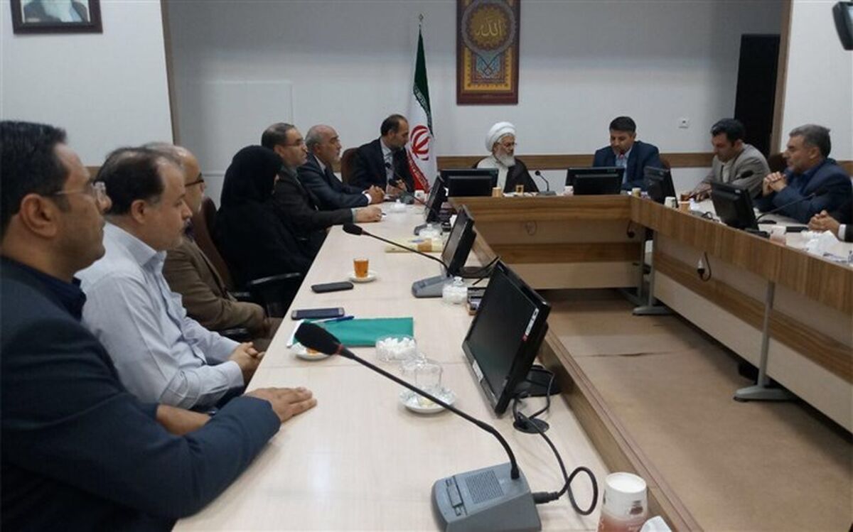 مدیرکل و عوامل اجرایی مسابقات قرآن، عترت و نماز دانش آموزان کشور با امام جمعه زنجان دیدار کردند