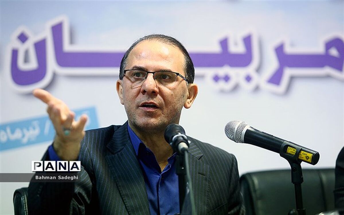 روشنی: برای بازنگری مباحث  در سازمان دانش‌آموزی به کمک مربیان مجامع نیاز داریم