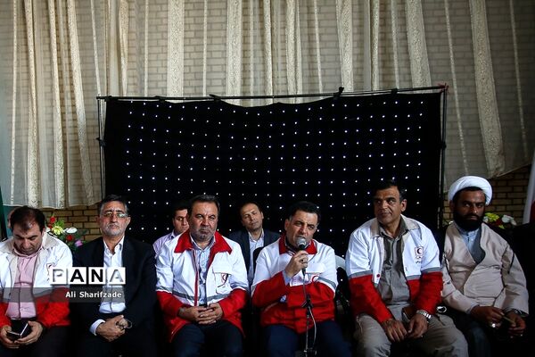 توزیع کالای اساسی بین سیل زدگان استان لرستان