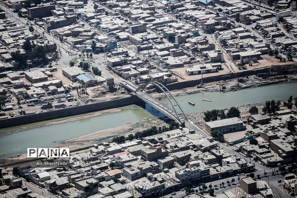 توزیع کالای اساسی بین سیل زدگان استان لرستان