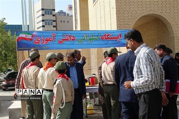 برپایی ایستگاه صلواتی دانش‌آموزی به مناسبت میلاد امام رضا(ع)