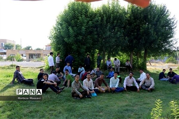 بازدید دانش‌آموزان شرکت کننده در مسابقات سراسری قرآن عترت و نماز از گنبد سلطانیه