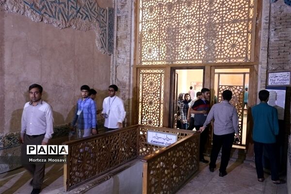 بازدید دانش‌آموزان شرکت کننده در مسابقات سراسری قرآن عترت و نماز از گنبد سلطانیه